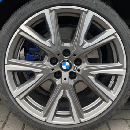 BMW F40 and 557M Wheels and 呔鈴