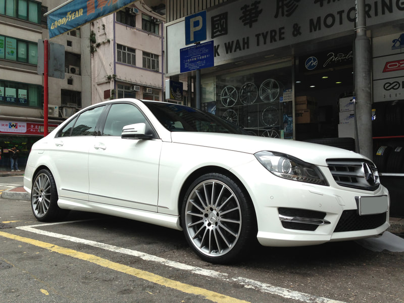 Mercedes Benz W204 C-Class with 19" AMG Style V
