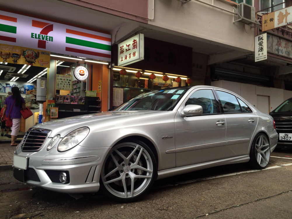 mercedes benz w211 e63 and modulare wheels b32 and wheels hk and tyre shop hk