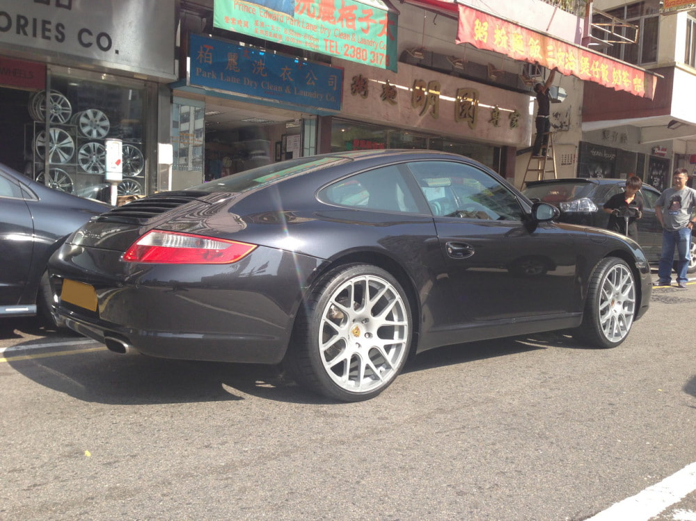Porsche 997 Carrera  and modulare wheels b1 and wheels hk and 呔鈴