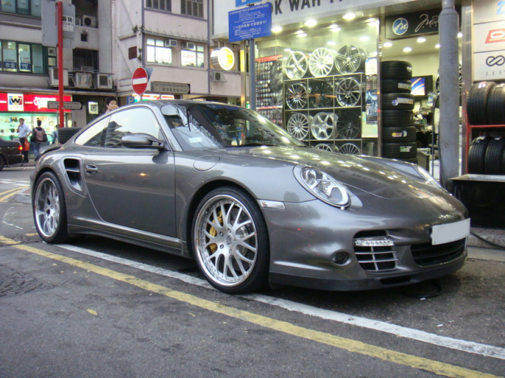 Porsche 997 Turbo and Modulare Wheels M6 and wheels hk and 呔鈴