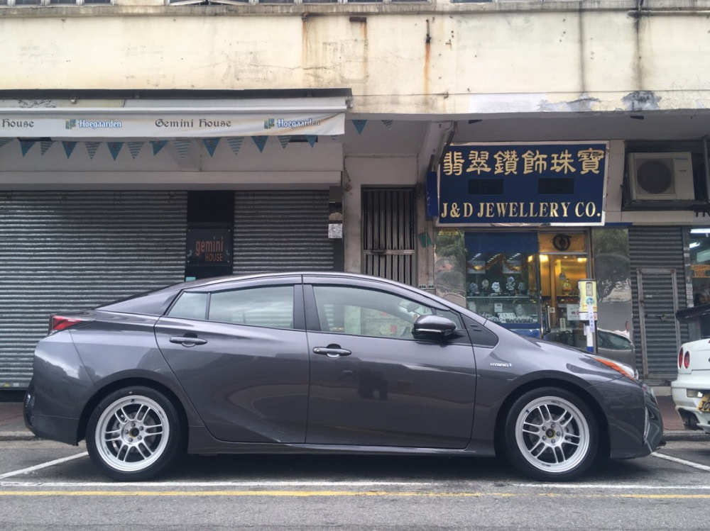 Toyota Prius and Enkei RPF1 WheelsToyota Noah and RAYS Versus Vouge Wheels and wheels hk and 呔鈴