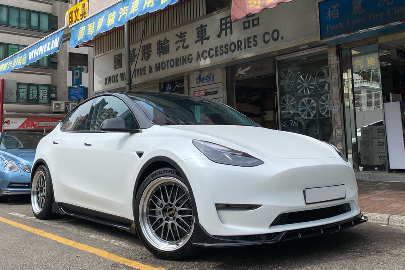 Tesla Model Y and BBS LM wheels and tyre shop hk and Michelin Pilot Sport EV tyre and 輪胎店