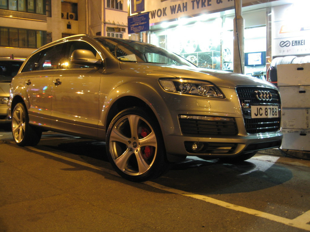 Audi Q7 and kahn design wheels and wheels hk and tyre shop hk