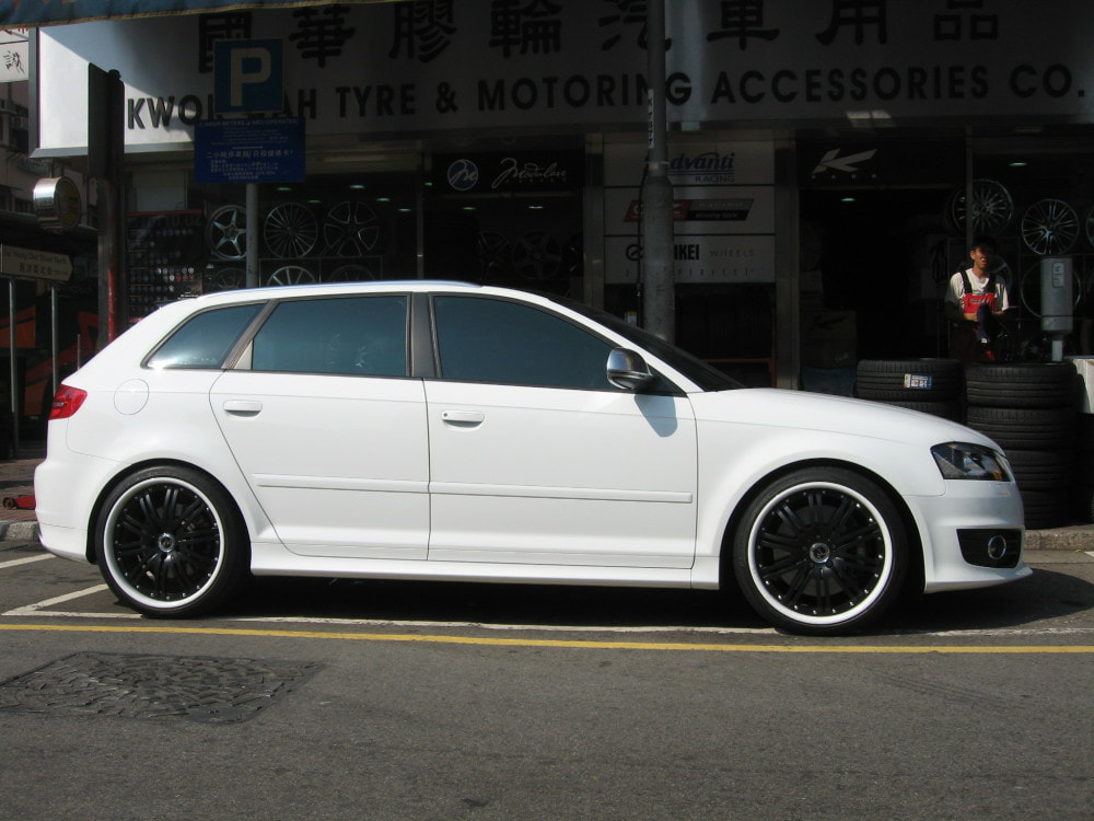 Audi S3 and Modulare Wheels M13 and 呔鈴