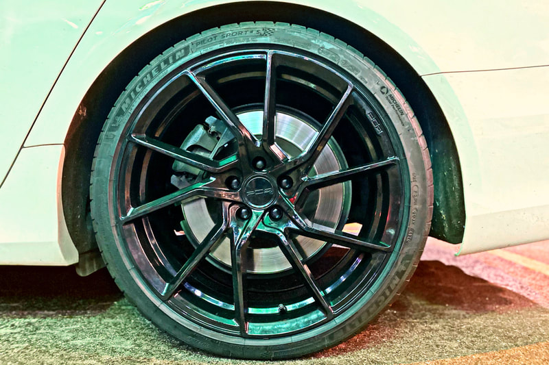 Audi S6 avant and Pur Fl26 wheels and tyre shop and Michelin PS4S tyre and 輪胎店
