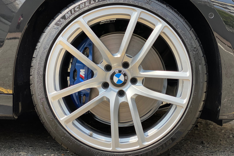 BMW G20 3 Series and Wheels hk and Modulare Wheels B30 and 呔鈴