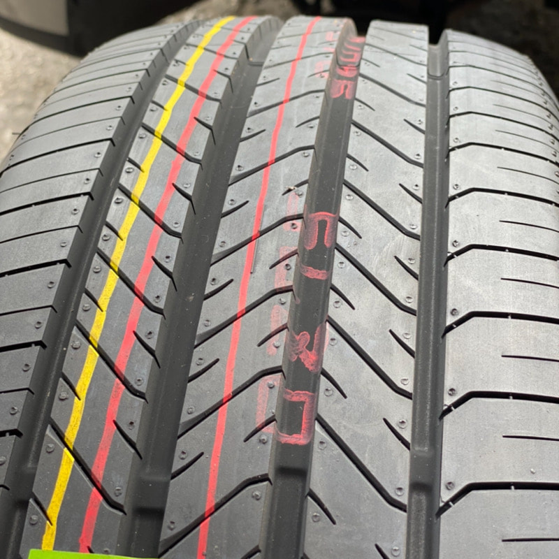Bridgetone Ecopia HL001 tyre and bridgetone tyre hk and tyre shop and 呔鈴 and 輪胎店