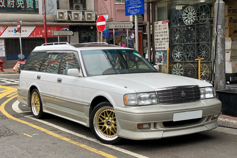 Toyota Crown Royal Saloon and Desmond wise sport wheels and tyre shop hk and michelin ps4 tyres and 呔鈴