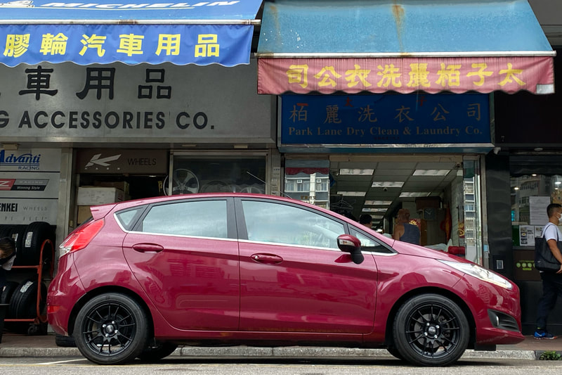 Ford Fiesta and OZ Racing Ultraleggera Wheels and tyre shop hk and wheel shop hk and 呔鈴 and 輪胎店