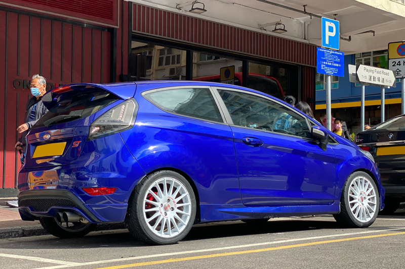Ford Focus ST and OZ Racing Superturismo GT Wheels and tyre shop hk and wheel shop hk and 呔鈴