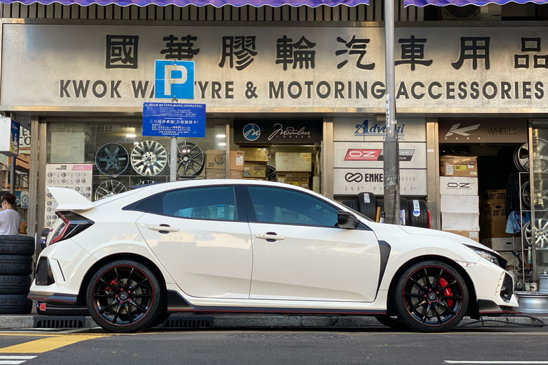 Honda Civic FK8 Type R and RAYS gram lights 57 transcend wheels and wheels hk and tyre shop hk and 呔鈴 and michelin ps4s tyres hk