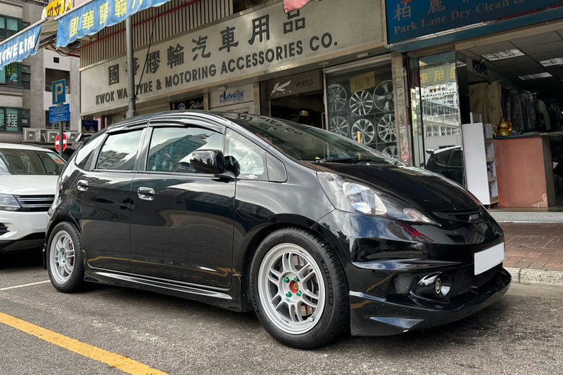 Honda Jazz with 16" Enkei RPT1 Silver Wheels and Michelin PS4 tyre