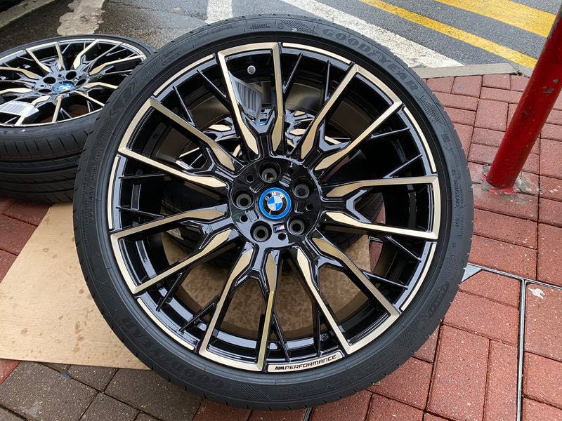 BMW i4 and BMW 868m wheels and tyre shop hk