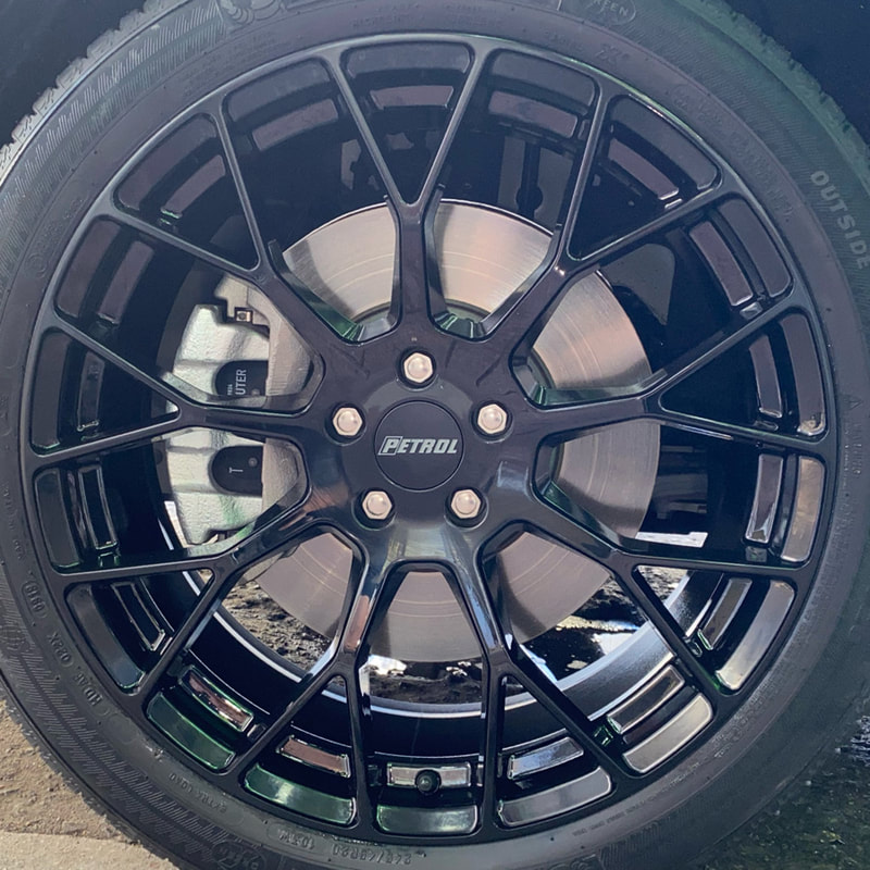 Land Rover Discovery Sport and Petrol P2B Wheels and wheels hk and tyre shop hk and 呔鈴