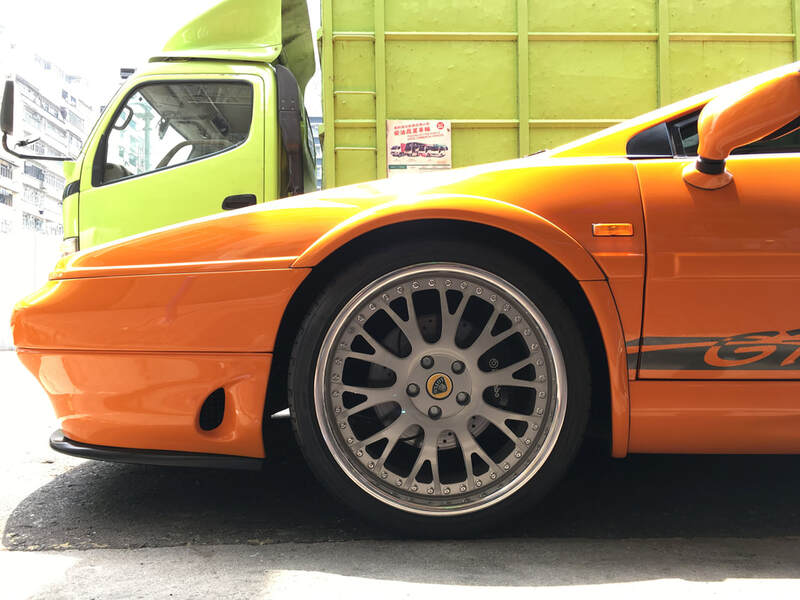 Lotus Esprit and Modulare M24 wheels and tyre shop hk