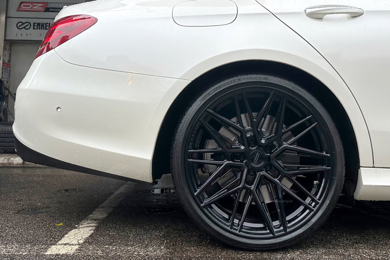 Mercedes Benz E Class and AMG E43 E53 and w213 and vossen hf7 wheels and tyre shop hk and michelin pilot sport 4s tyre and 輪胎店