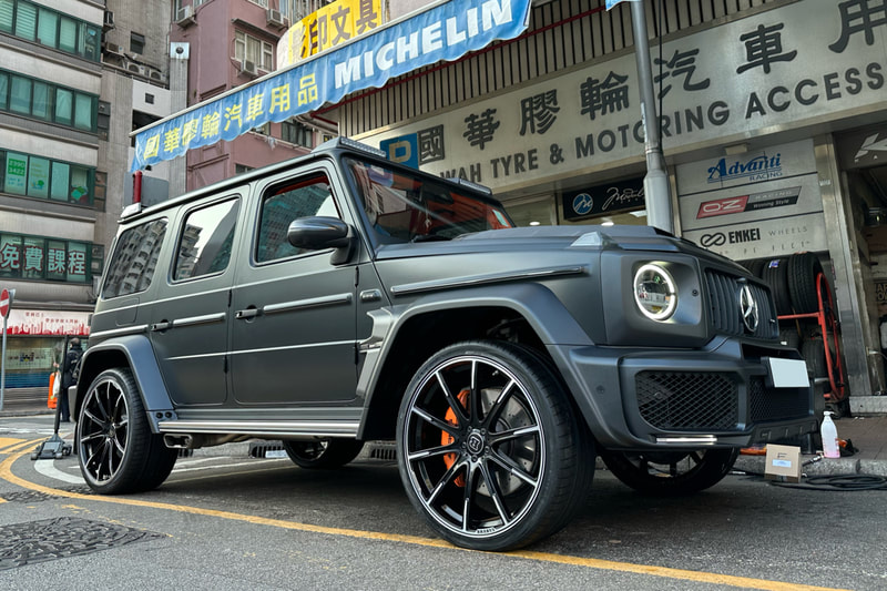 Mercedes Benz W463A G63 and Brabus Monoblock Z Platinum Edition Wheels and Vredestein Ultrac Vorti tyres and tyre shop hk
