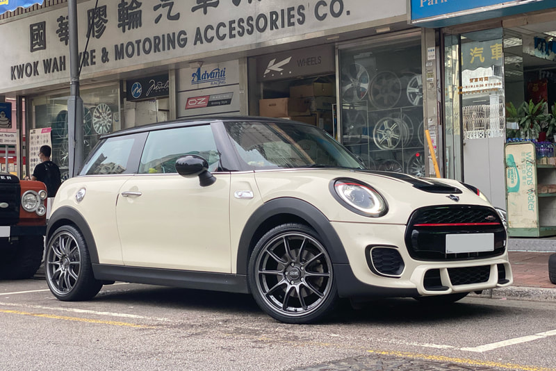 Mini F56 Cooper and OZ Racing Hyper GT HLT wheels and tyre shop and 輪胎店 and Bridgestone Potenza Sport tyre hk