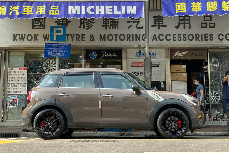 Mini R60 Countryman and OZ Racing Leggera HLT wheels and wheels hk and tyre shop hk and michelin ps4 tyres