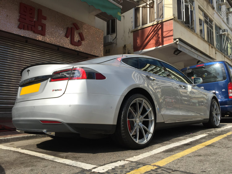 Tesla Model S and Modulare Wheels B31 and 呔鈴 and wheels hk