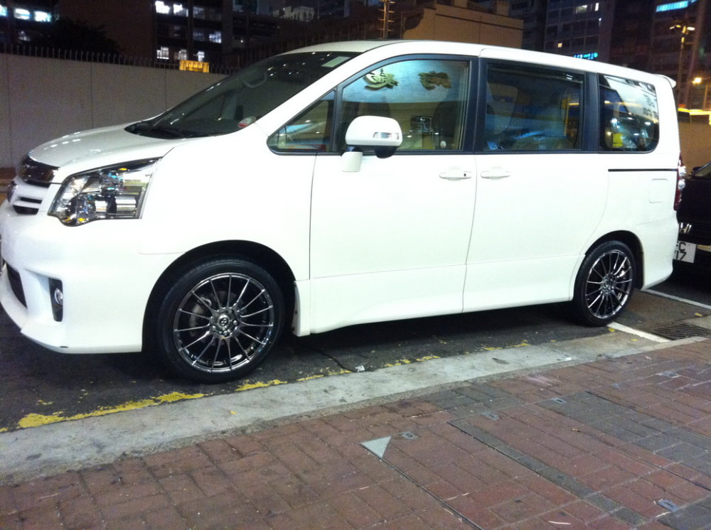 Toyota Noah and Enkei RP05 Wheels and wheels and 呔鈴