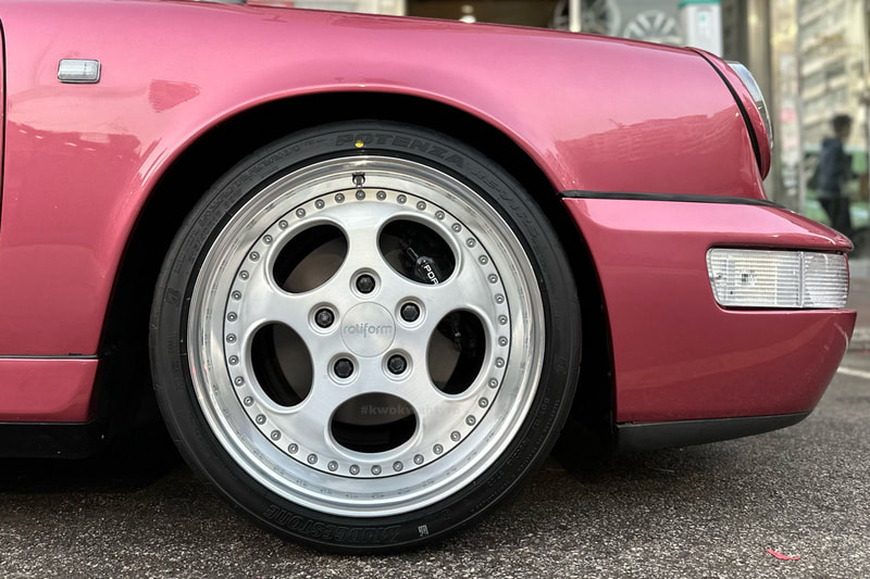 Porsche 911 and Porsche 964 wheels and Rotiform STR Wheels and Bridgestone Potenza RE71RS tyre and tyre shop and porsche classic car and 輪胎店