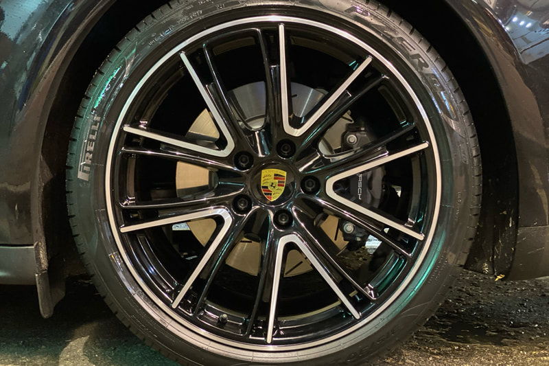 Porsche Panamera and Exclusive Design Wheels and 呔鈴
