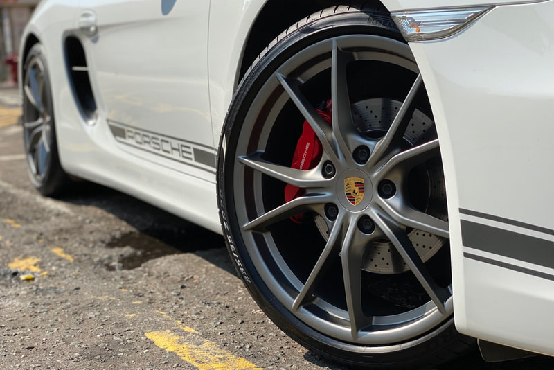 Porsche Cayman 981 and Carrera S IV Wheels and wheels hk and pirelli pzero pz4 and 呔鈴