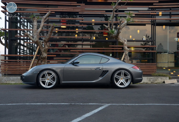 Porsche 987 cayman and modulare wheels C11 and wheels hk and 呔鈴