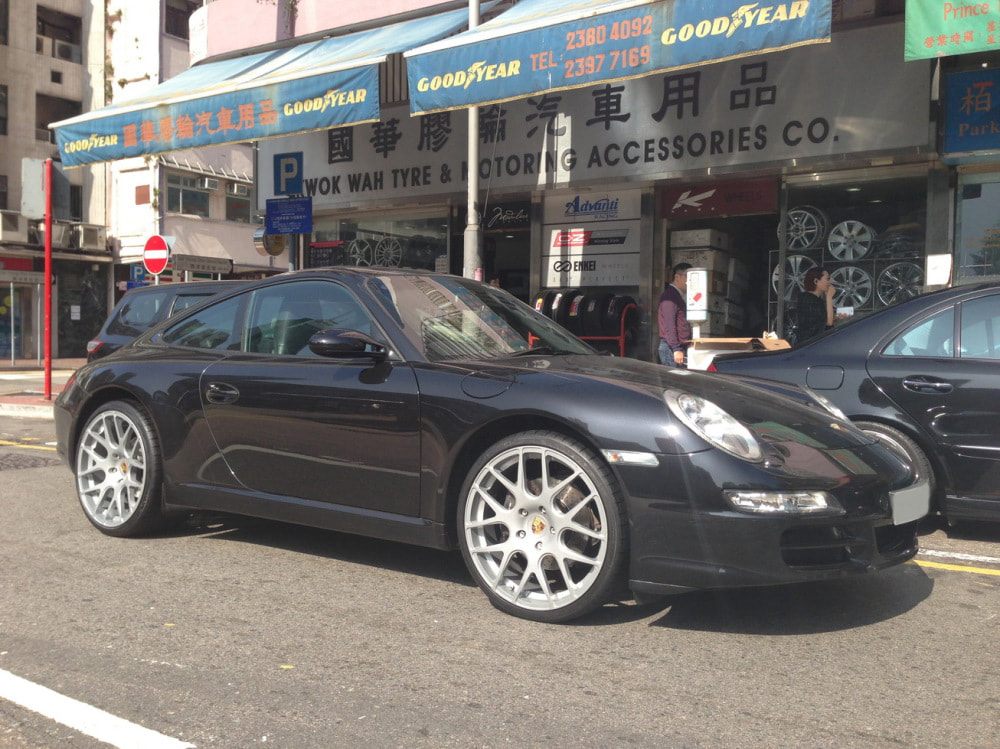 Porsche 997 Carrera  and modulare wheels b1 and wheels hk and 呔鈴