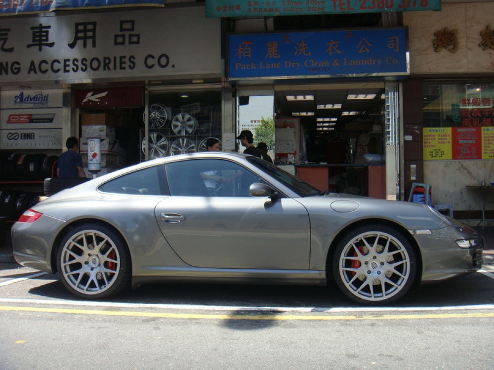 Porsche 911 997 and Modulare Wheels B1 and wheels hk and 呔鈴