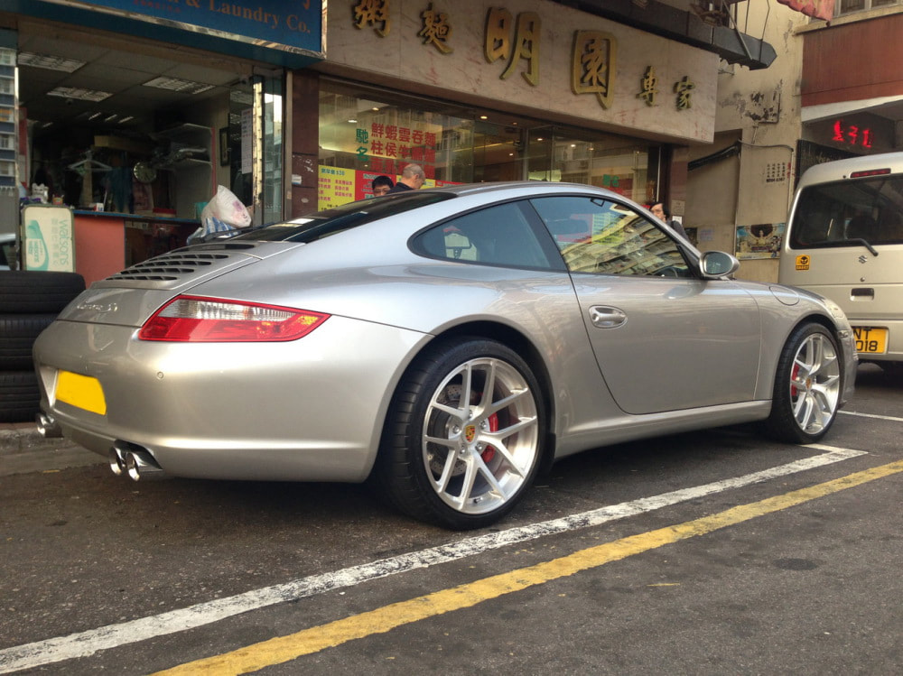 Porsche 911 997 and Modulare Wheels B18 and wheels hk and 呔鈴