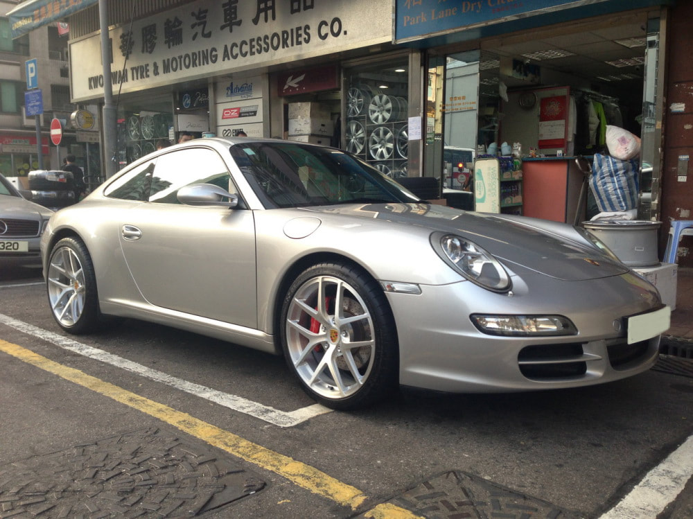 Porsche 911 997 and Modulare Wheels B18 and wheels hk and 呔鈴
