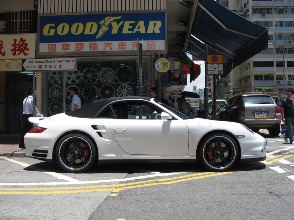 Porsche 997 911 Turbo and Modulare Wheels M11 and wheels hk and 呔鈴