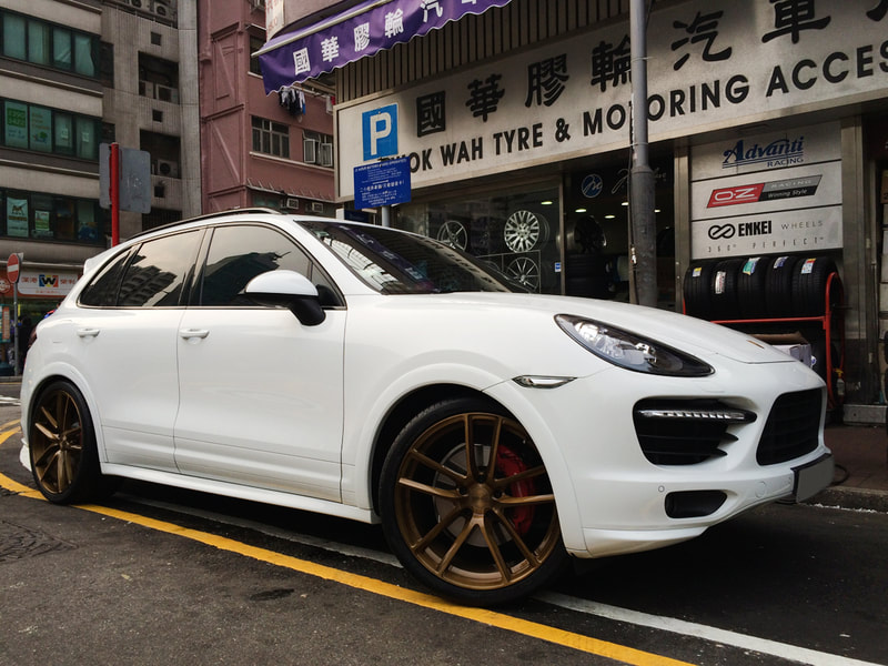 Porsche Cayenne and Modulare Wheels B30 and wheels hk and 呔鈴