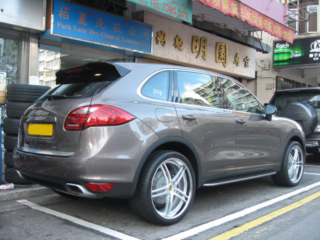 Porsche Cayenne and Modulare Wheels D1 Wheels and wheels hk and 呔鈴