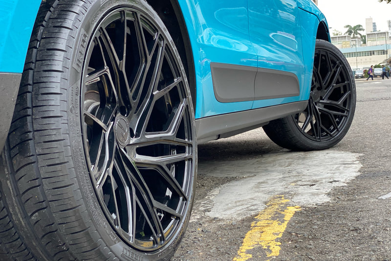 Porsche Macan S and Miami Blue and Modulare Wheels B39 and wheels hk and 呔鈴 and pirelli scorpion zero tyres