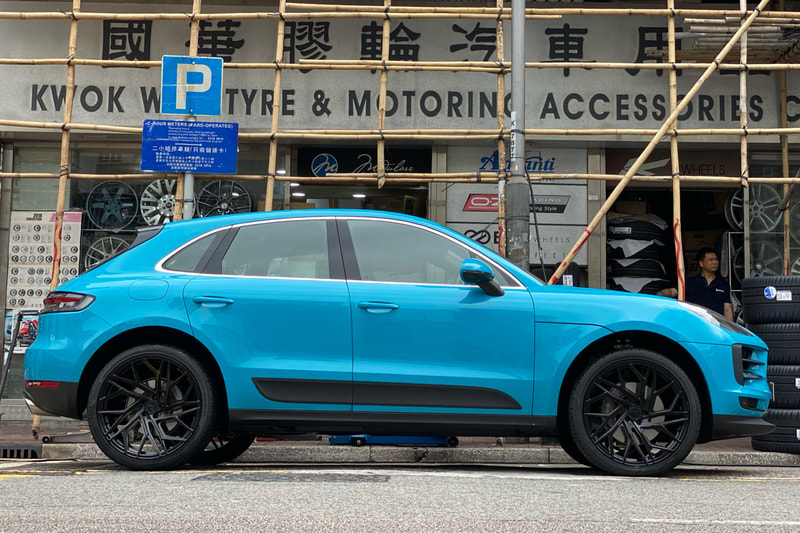 Porsche Macan S and Miami Blue and Modulare Wheels B39 and wheels hk and 呔鈴 and pirelli scorpion zero tyres