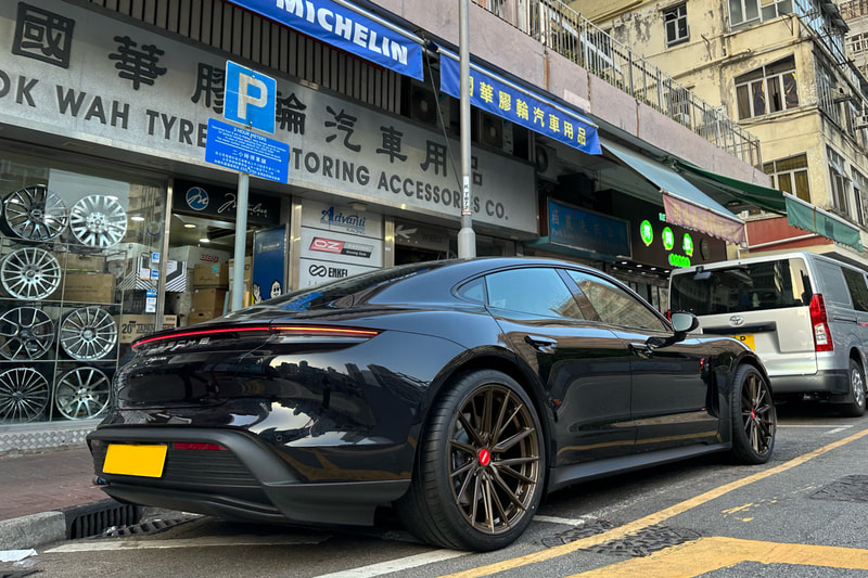 Porsche Taycan and Vossen Hybrid Forged HF4T wheels and tyre shop hk and 呔鈴