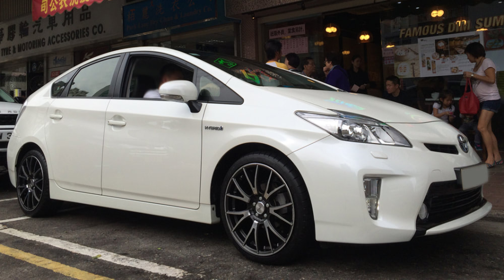 Toyota Prius and RAYS Homura A7M Wheels and wheels hk and 呔鈴