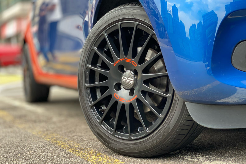Smart for Four and OZ Racing Superturismo GT wheels and wheels hk and 呔鈴