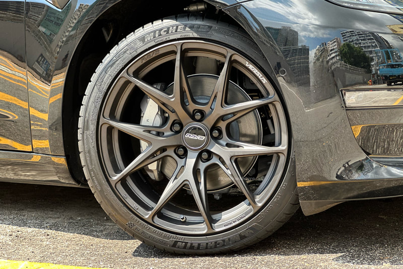 Tesla Model 3 and RAYS VV21S wheels and tyre shop hk and michelin ps4s tyre and 輪胎店