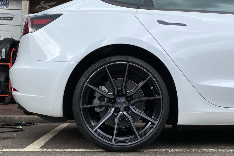 Vossen HF3 wheels and tyre shop and tesla and Wheel shop hk