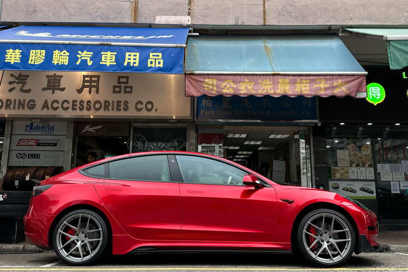 Tesla Model 3 and forged wheels and modulare wheels b18 evo and tyre shop hk and michelin ps4s tyre and 輪胎店