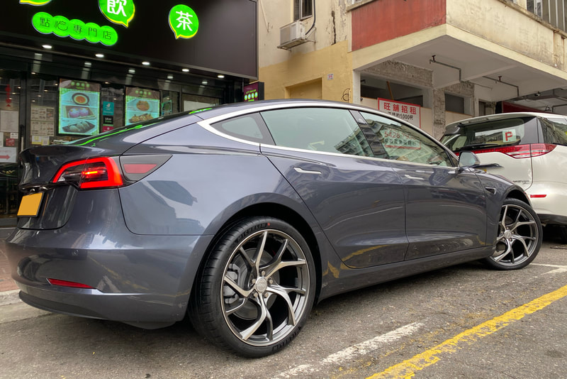 Tesla Model 3 and RAYS Wheels VMF C01 and 呔鈴