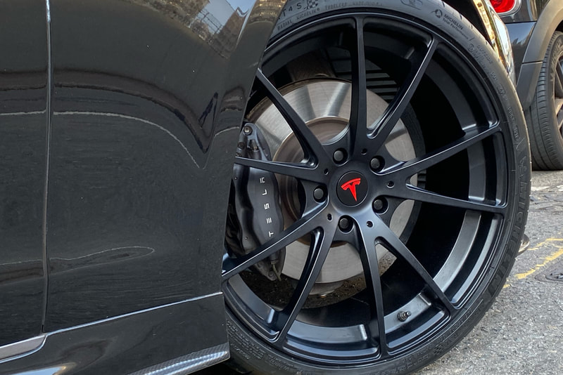 Tesla Model S and Modulare Wheels B31 and wheels hk and 呔鈴 and Michelin PS4S tyres