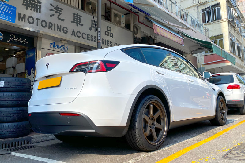 Tesla Model Y and RAYS TE37 Ultra M Spec Wheels and tyre shop hk and Michelin Pilot Sport 4S tyre