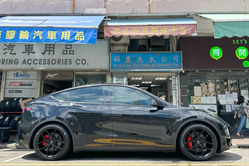 Tesla Model Y and TSportline TS5 Wheels and tyre shop and Michelin PS4S tyre and 輪胎店