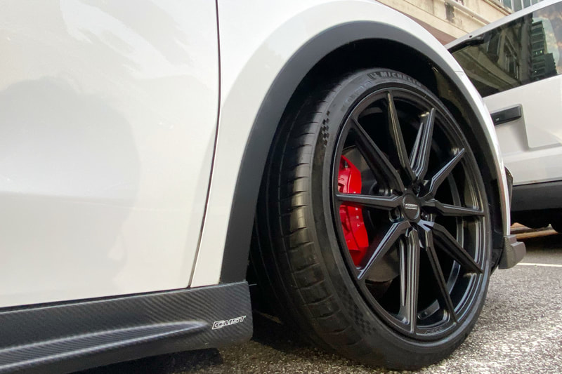 Tesla Model Y and Vossen Hybrid Forged HF3 wheels and tyre shop hk and michelin pilot sport 4s tyre and 輪胎店